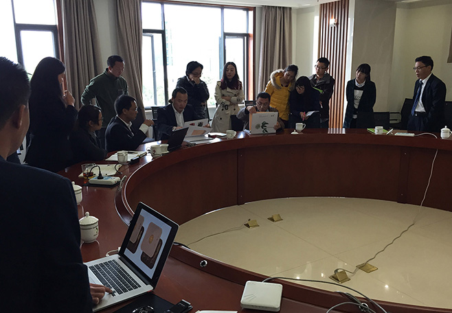 6新聞-14中國民營醫藥連鎖老大鴻翔一心堂牽手李華清重塑品牌新形象_03-05